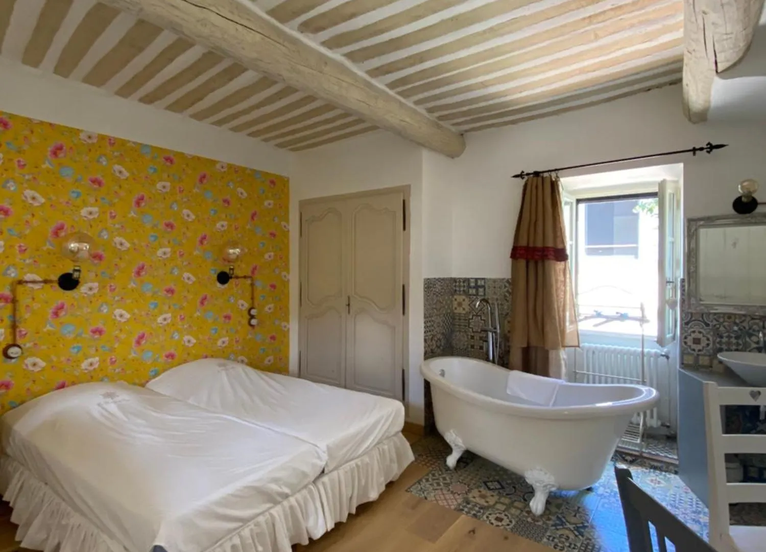 Le Mas Jasmins Menerbes Bed & Breakfast